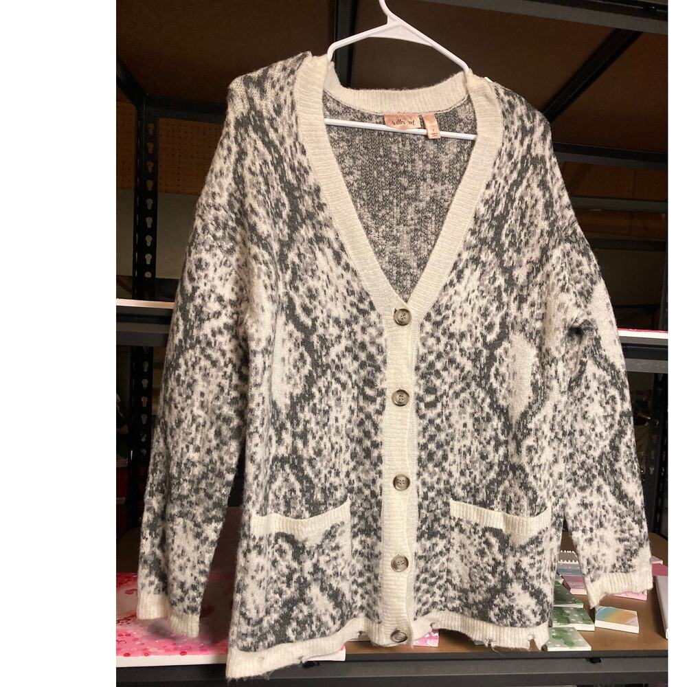 S Willow & Root snake print cardigan sweater buttons pockets black gray white